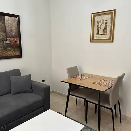 Cozy Flat In The Center Appartement Tirana